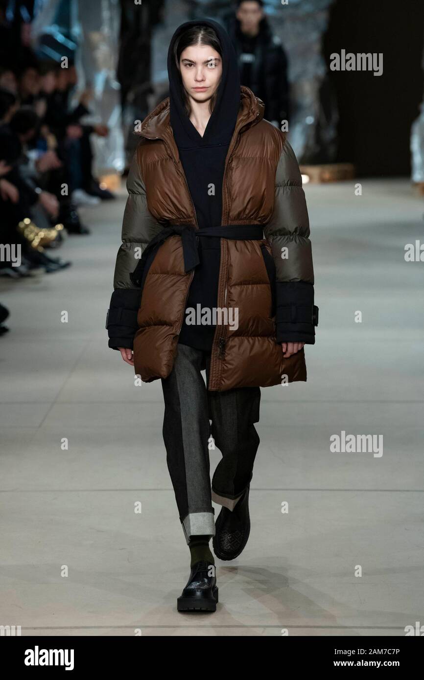 Milano, Italia. Xi gen, 2020. NEIL BARRETT Autunno/Inverno 2020/2021 pista durante la Fashion Week di Milano gli uomini Contatti Gennaio 2020 - Milano, Italia 11/01/2020 | Utilizzo di credito in tutto il mondo: dpa/Alamy Live News Foto Stock