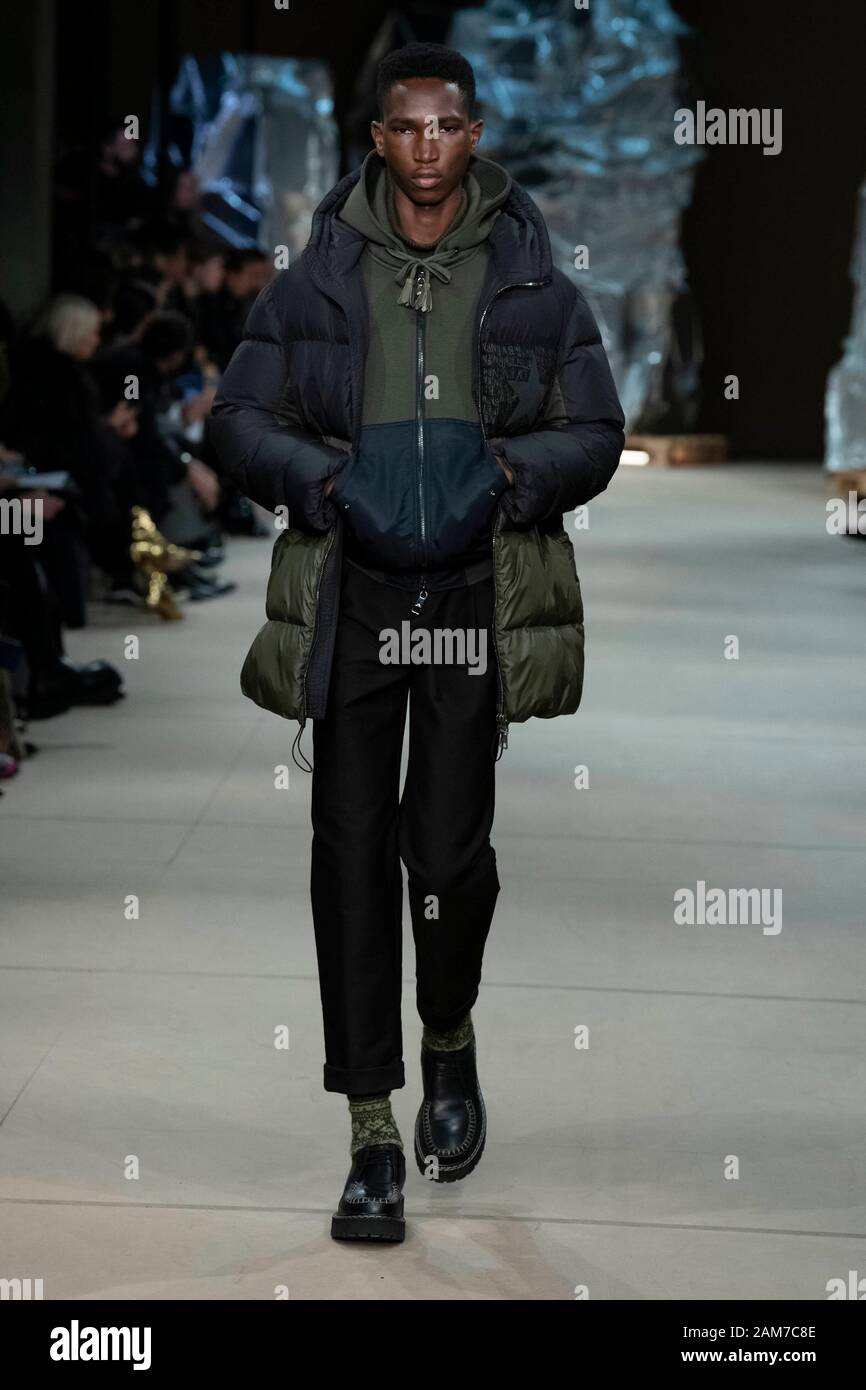 Milano, Italia. Xi gen, 2020. NEIL BARRETT Autunno/Inverno 2020/2021 pista durante la Fashion Week di Milano gli uomini Contatti Gennaio 2020 - Milano, Italia 11/01/2020 | Utilizzo di credito in tutto il mondo: dpa/Alamy Live News Foto Stock