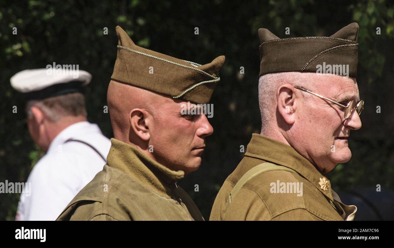 Regno Unito, Rothley - Giugno 2018: uomini in abito di guerra Foto Stock