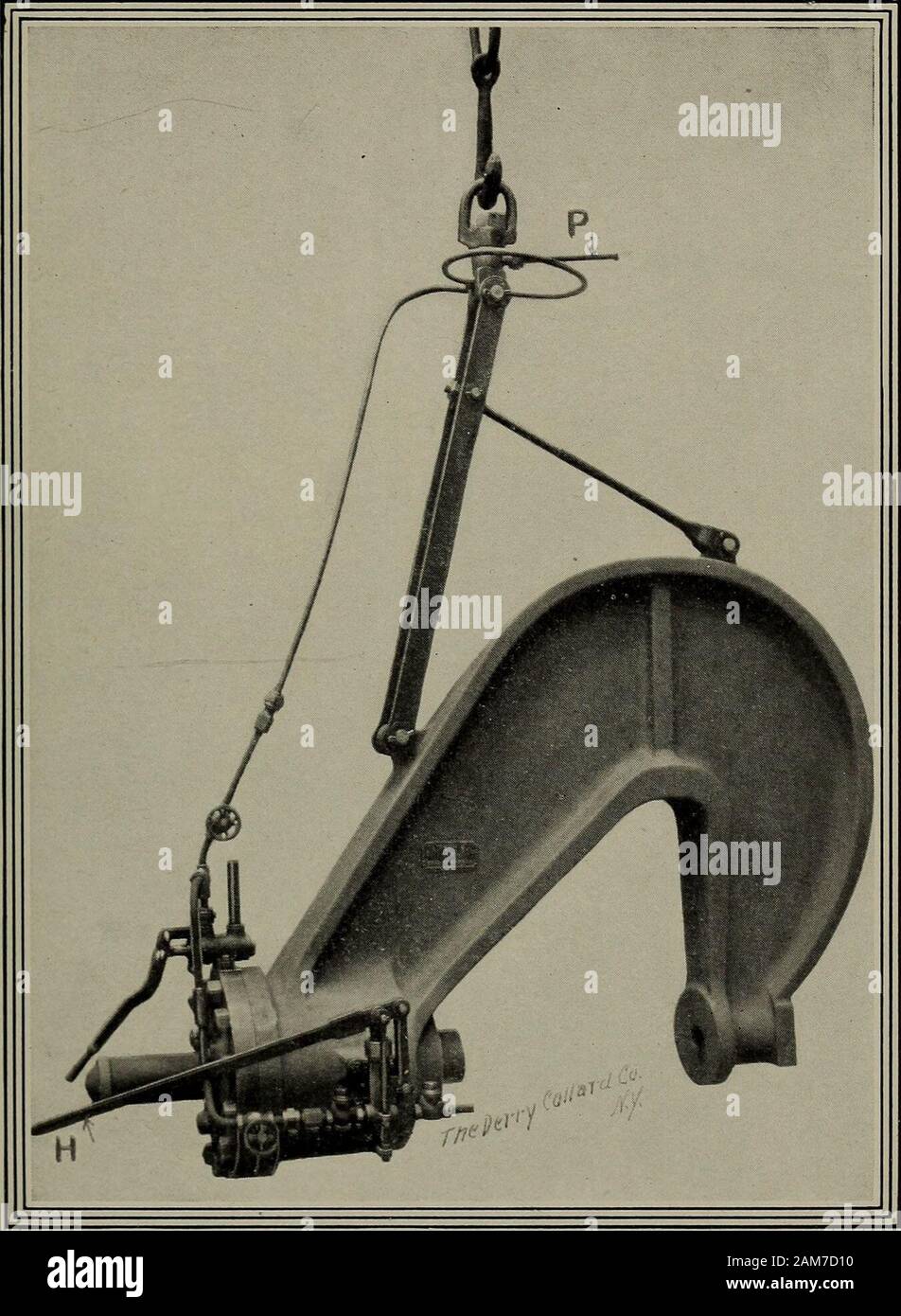Locomotiva Costruzione di caldaie; un Trattato pratico per boilermakers, caldaia, gli utenti e gli ispettori .. . Le viti innestare o disinnestare inquanto caso può essere. Alcune precauzioni devono essere prese in accoppiamento thedifferent pressioni. Se le filettature non sono fullyengaged, l'enorme pressione del pistone si eitherbreak la vite o nastro la filettatura del dado. Allo scopo di ottenere la pressione più bassa, la leva L deve essere sbloccato,il pistone P E K spinto in e quindi la leva Llocked. Fig. 319 illustra un altro stile di cilindro. Questoviene noto come il filo di fondo o di tipo Vauclain. Premere Thedifferent Foto Stock