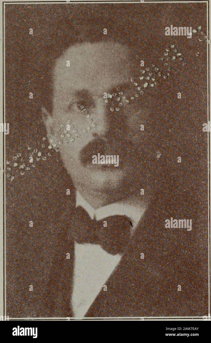 Comunale libro blu di San Francisco, 1915 . 102 MiNiciPAL Libro blu di San Francisco. tract. È sposato e ha Charles M. WOLLENBERGSuperintendent di rilievo Home CHARLES .AL WOLLENBERG,il soprintendente di sollievo Homeand città e Ospedale Countv, wasborn Marzo 13, 1873, a Castroville,California, è il figlio di Luigi andFannie ollenberg. Egli attendedpublic scuola a Prescott, Arizona,e la Cniversity della California,successivamente impegnare in drugbusiness per quattordici anni. In seguito al grande incendio di 1906ha reso notevole rilievo serviceand era in carica della RefugeeCamp Ingleside ia. H Foto Stock