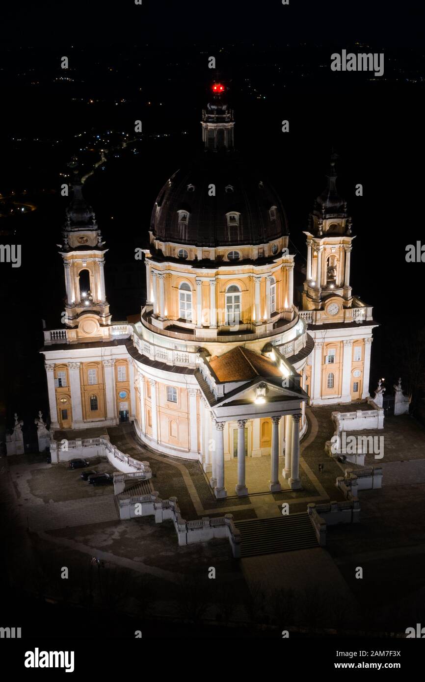Fotografie aeree della Basilica di Superga.La Basilica di Superga è una chiesa nelle vicinanze di Torino. Foto: Alessandro Bosio/Alamy Foto Stock