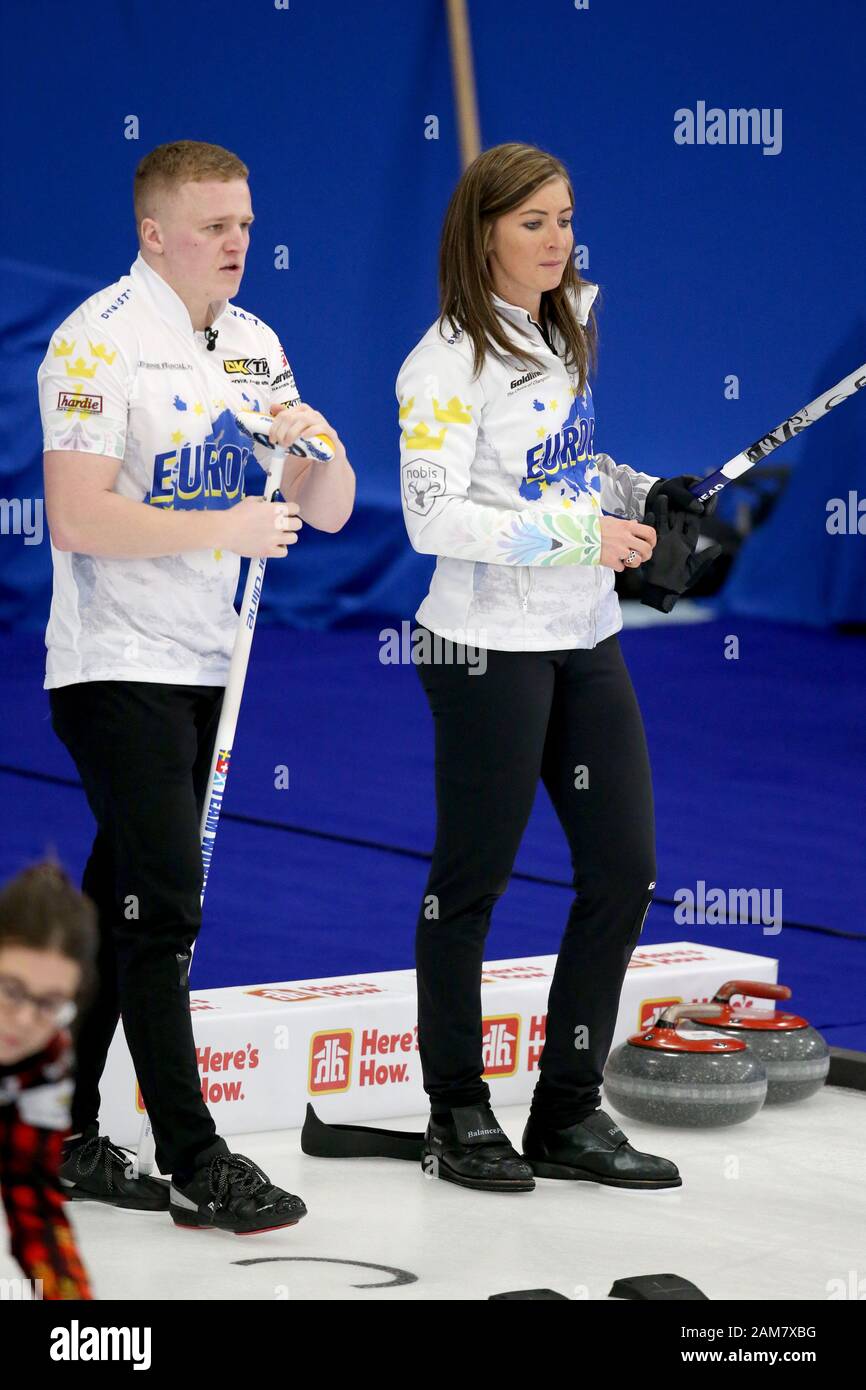 Decimo di Jan 2020, London Ontario Canada e la fiera occidentale sports complex. Dopo 8 aspira il Team Europe porta il Team Canada 17,5 -6,5 nel 2020 Continental Cup. Team Europe Eve Muirhead e Bobby Lammie. Luca Durda/Alamy Live news. Foto Stock