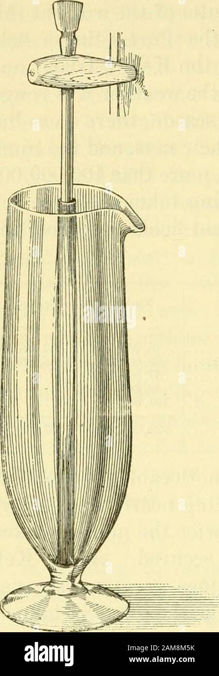 Relazione del Commissario - Stati Uniti Commissione del pesce e della pesca . ollections ammonta a 437.200.000, il più grande numero senza eccezione mai garantito in una stagione atPut-in Bay Station. Le prime uova werereceived 4 aprile e l'ultimo ID aprile, thetotal rendimento dai vari campi che sono assegue: Campo di Toledo, 246.850.000; campo di PortClinton, 126.800.000; campo di Monroe, 63.550.000. Di queste uova 66,000,000 sono stati spediti a Stato pesce conmisisilsand su altri incarichi, lasciando un l)alance di 371,200,000 a mano TBE hatched alla stazione. Di quelli hanno conservato 48 per cento hatche Foto Stock