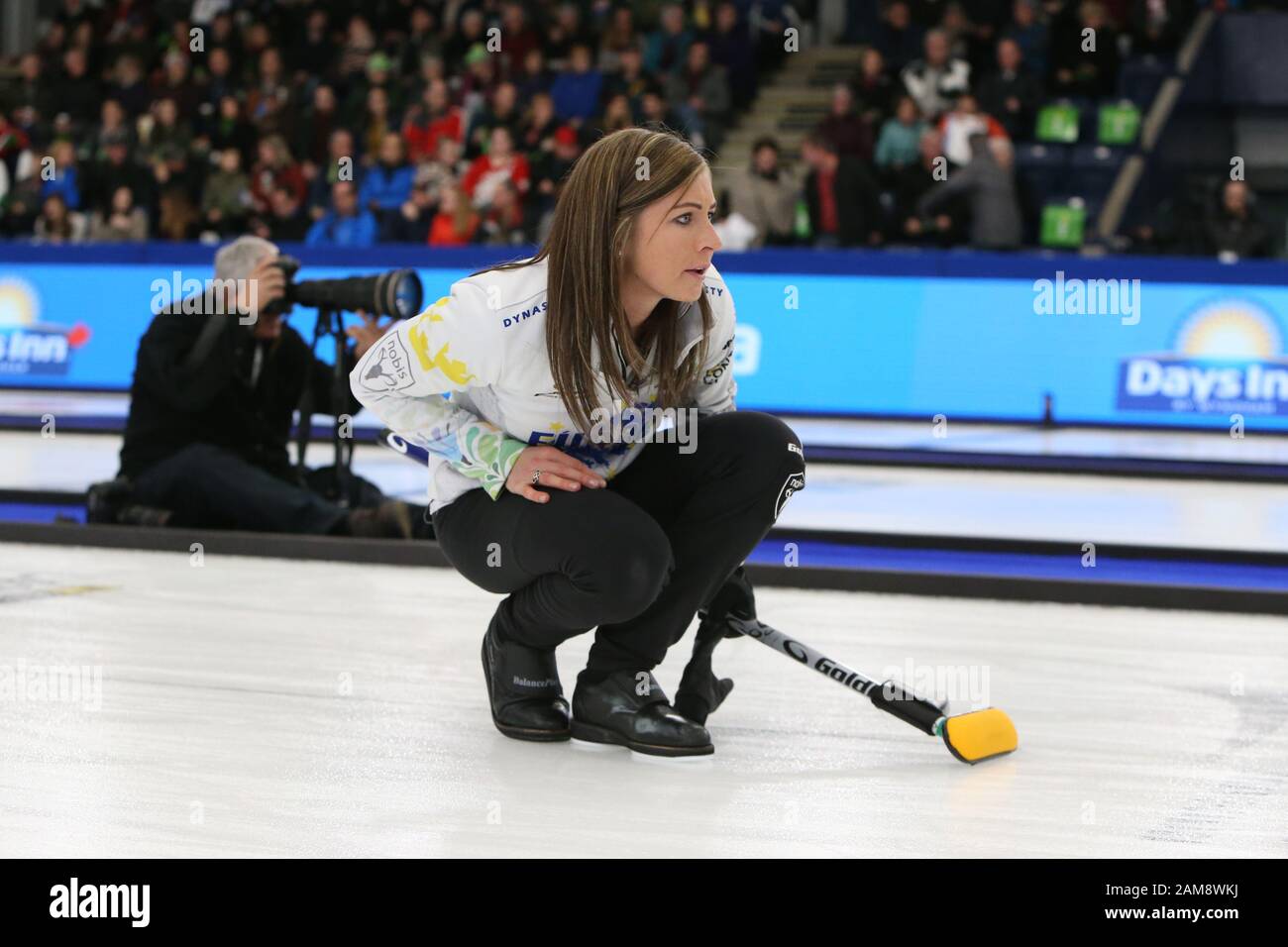 10th di gennaio 2020, Londra Ontario Canada e il complesso sportivo della fiera occidentale. Dopo 3 giorni e 9 Gare di curling, Team Europe conduce 20.5 - 6.5 sul Team Canada nella Coppa continentale 2020. Team Europe Eve Muirhead dalla Scozia che gioca per la squadra Muirhead Luke Durda/Alamy Live News. Foto Stock