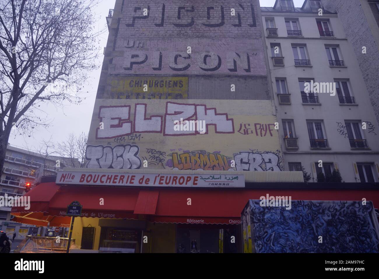 Facciata di un edificio colorato a Parigi, pasakdek Foto Stock