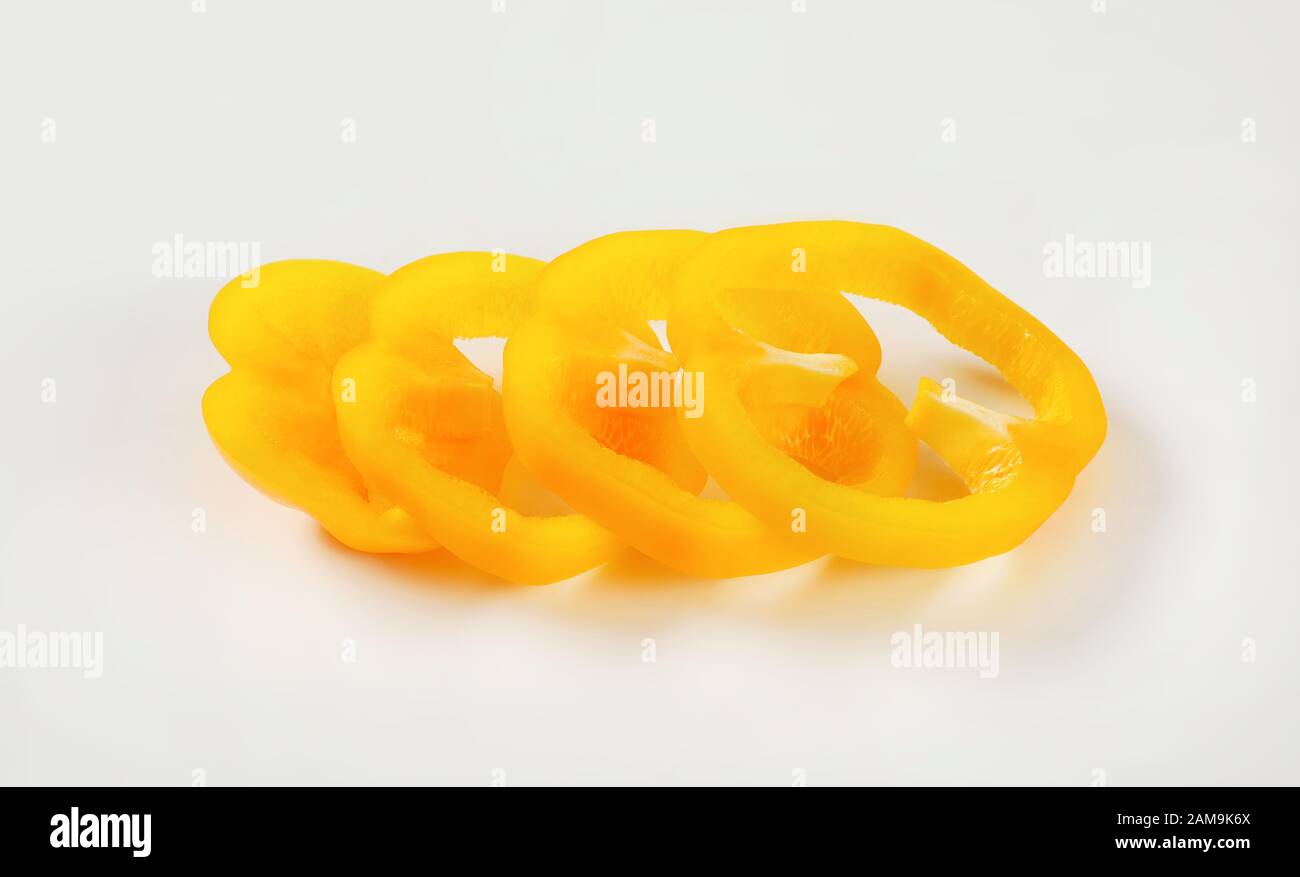 Fette di peperone giallo Foto Stock