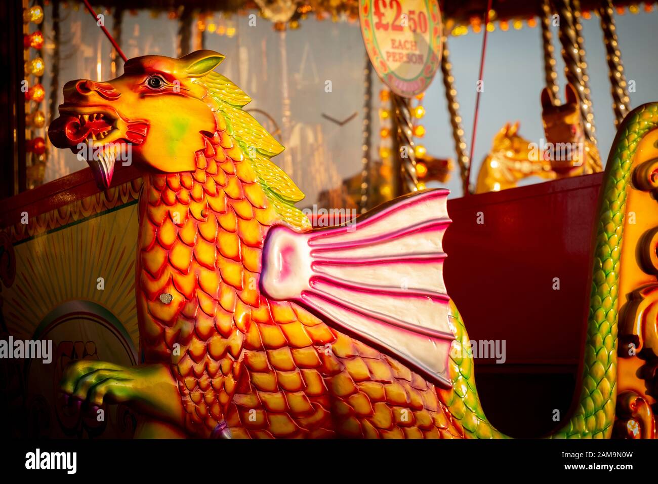 Dragon su un carosello a Brighton Foto Stock