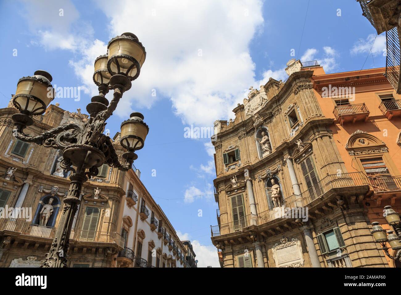 Quattro Canti, piazza barocca a Palermo Foto Stock