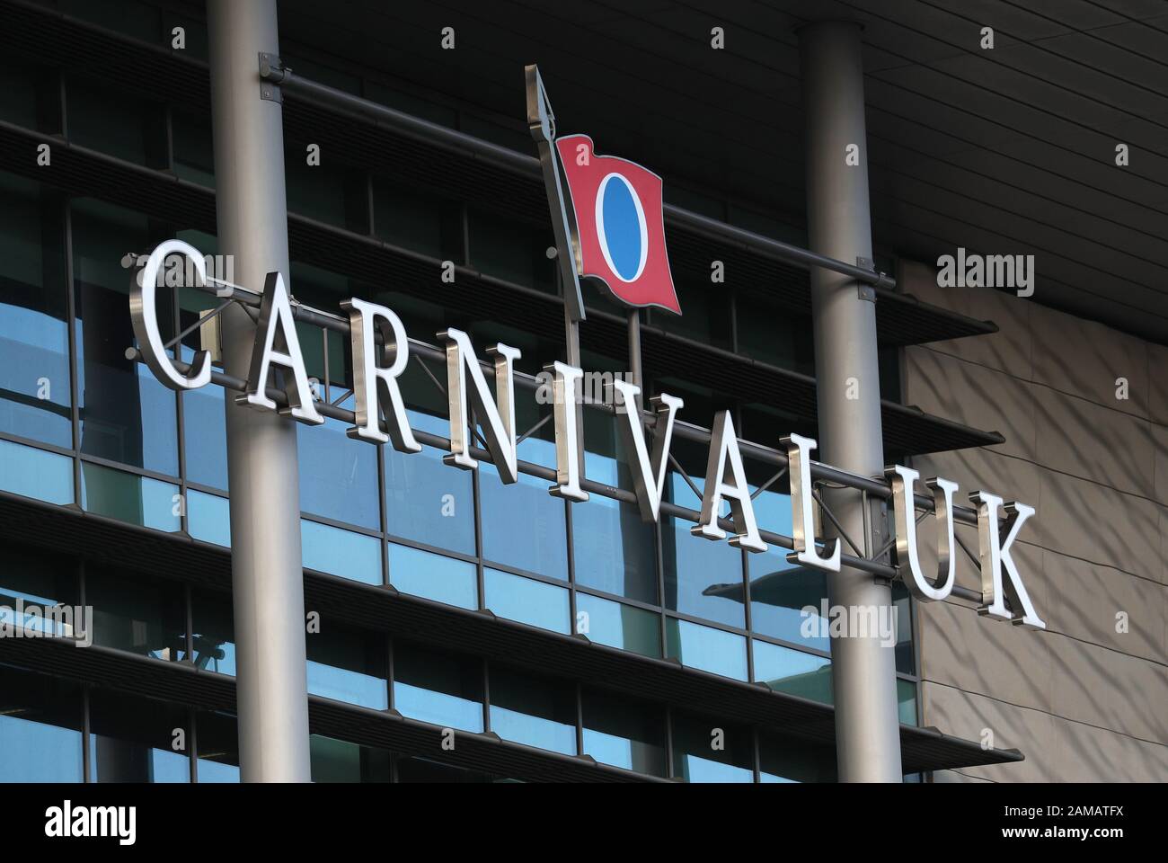 Vista generale di un cartello per Carnival UK di fronte alla loro sede a Southampton. Foto PA. Data Immagine: Domenica 12 Gennaio 2020. Il credito fotografico dovrebbe leggere: Andrew Matthews/PA Filo Foto Stock