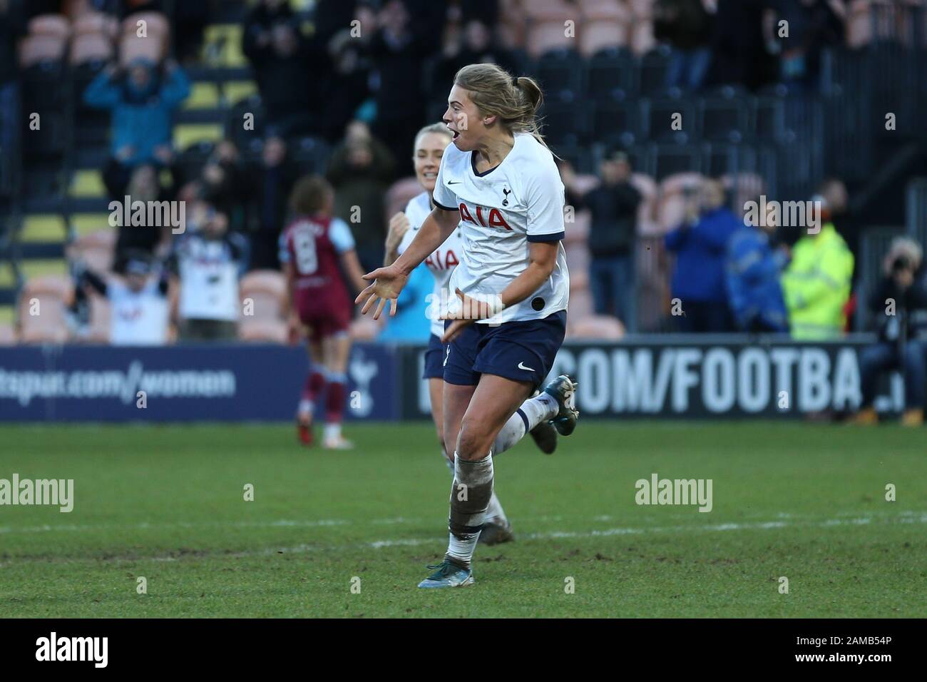 Londra, Regno Unito. 12th Gen 2020. Rianna Dean di Tottenham Hotspur Women festeggia il secondo gol delle sue squadre durante la partita della Barclays fa Women's Super League tra Tottenham Hotspur e West Ham United a Hive, Edgware, Londra domenica 12th gennaio 2020. (Credit: Jacques Feeney | MI News) La Fotografia può essere utilizzata solo per scopi editoriali di giornali e/o riviste, licenza richiesta per uso commerciale Credit: Mi News & Sport /Alamy Live News Foto Stock