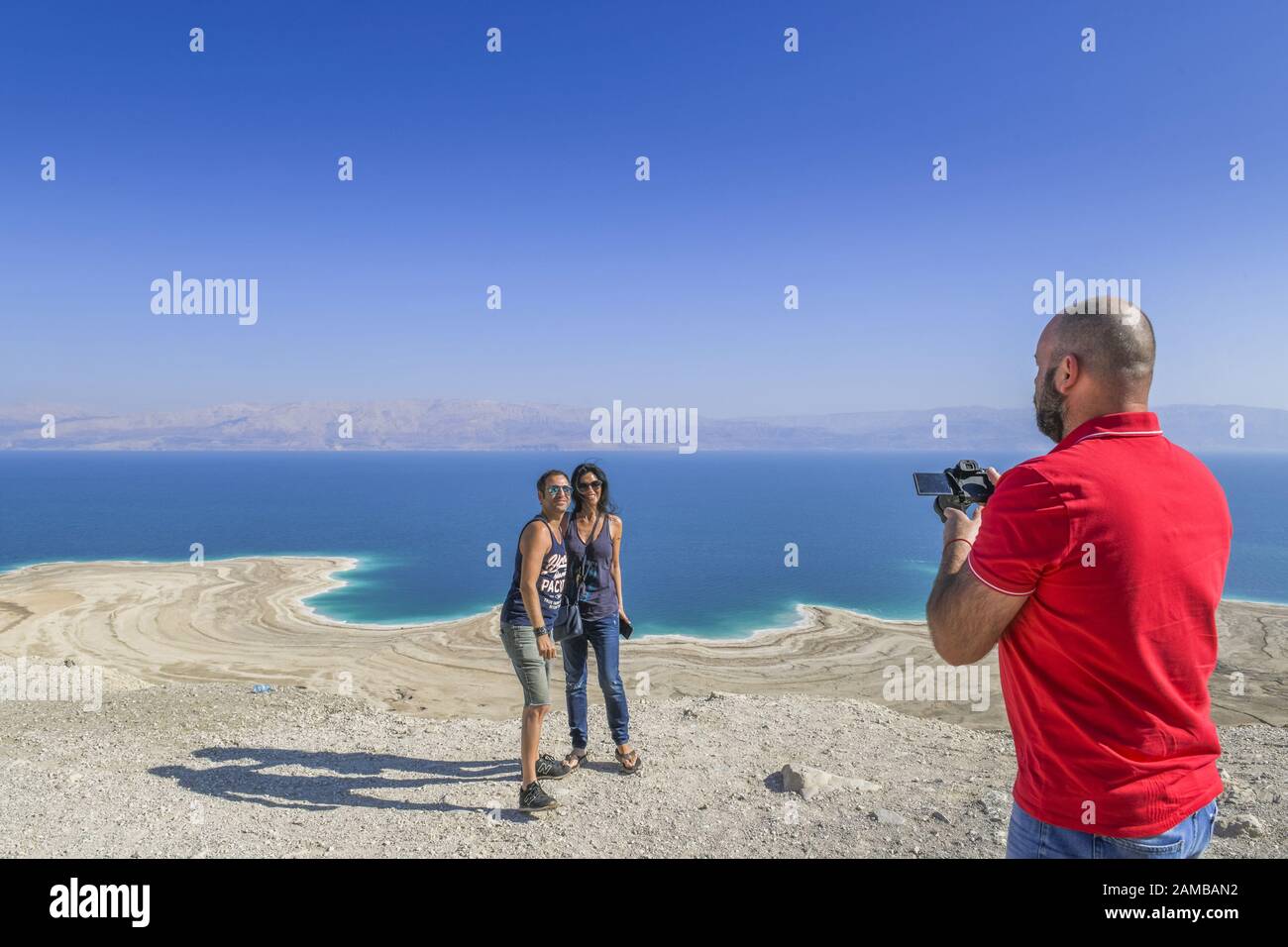 NESSUNA VERSIONE DEL MODELLO! - Touristen, Erinnerungsfoto, Nördliches Totes Meer Nahe Mitzpe Shalem, Israele Foto Stock