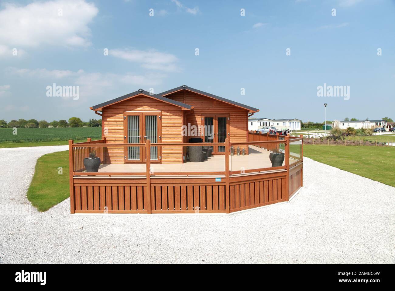 Caravan statico in stile chalet in legno Foto Stock