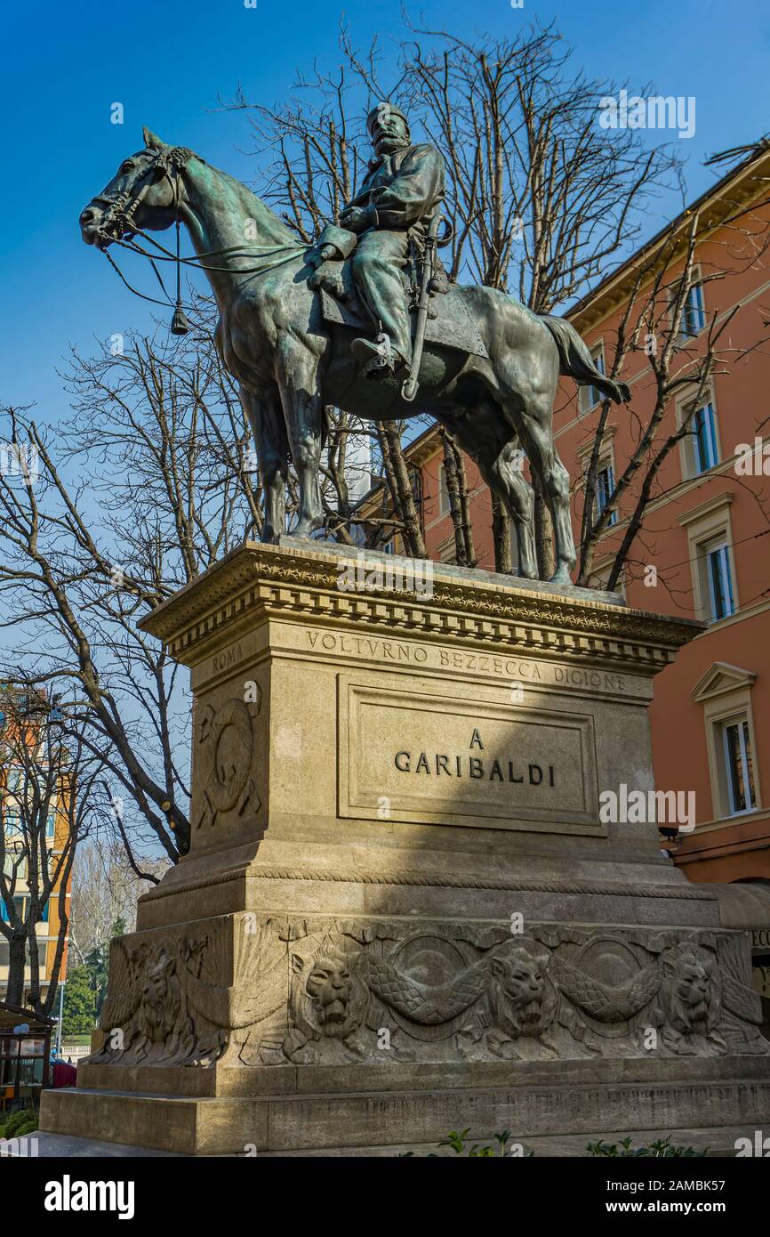 Visualizzare presso il monumento a Giuseppe Garibaldi a Bologna, Italia. Il monumento è stato realizzato da Arnaldo Zocchi a 1900 Foto Stock