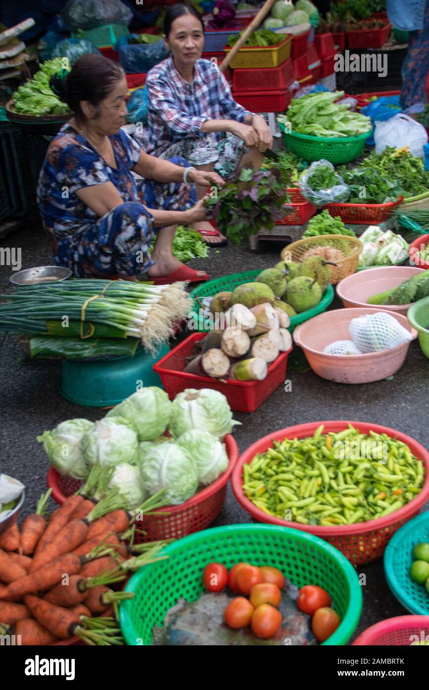 A Hue - Vietnam - L'agosto 2019 - mercato di Dong Ba, il mercato più antico della città di Hue Foto Stock
