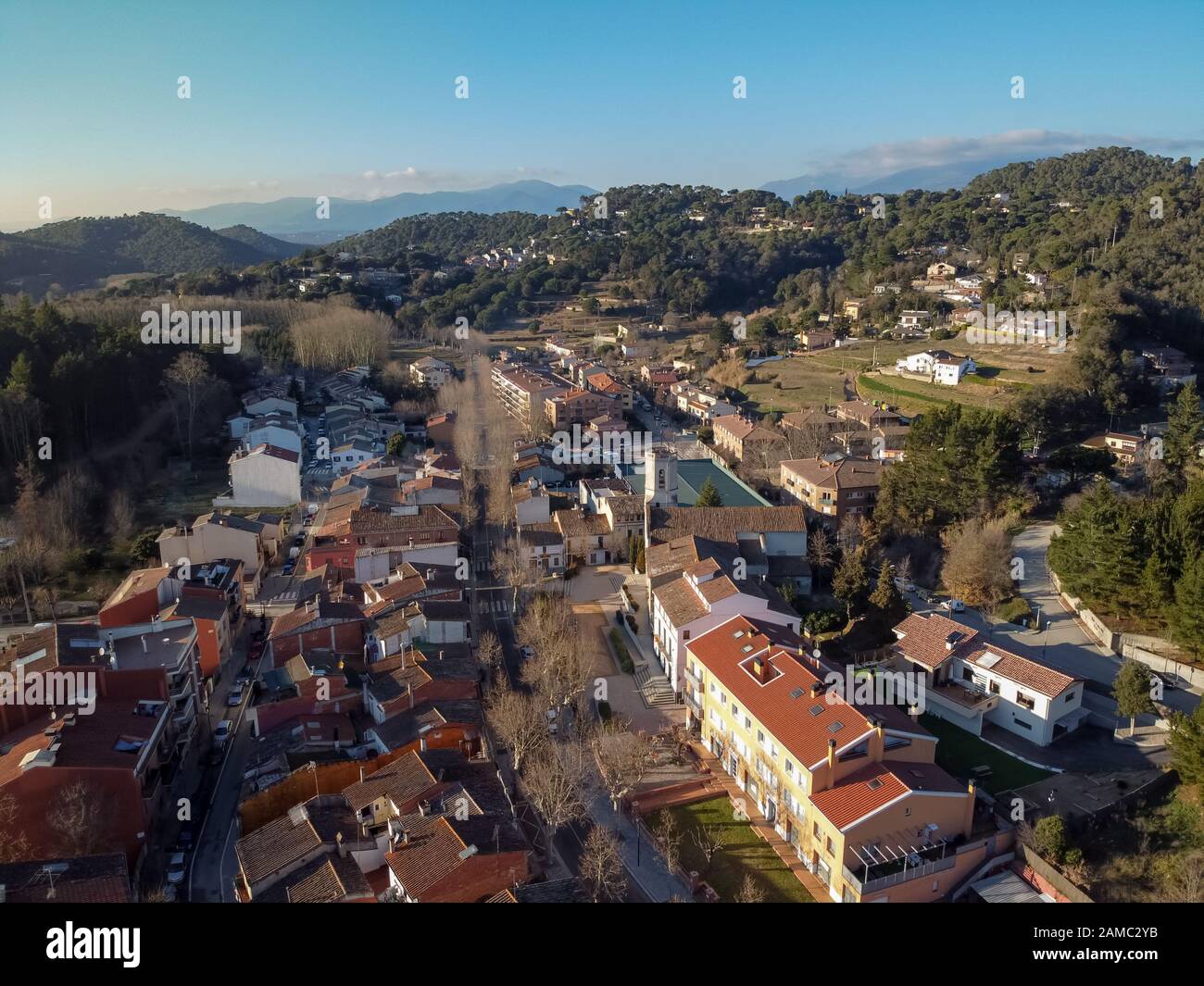 Veduta aerea del villaggio di Vallgorguina in Catalogna Foto Stock