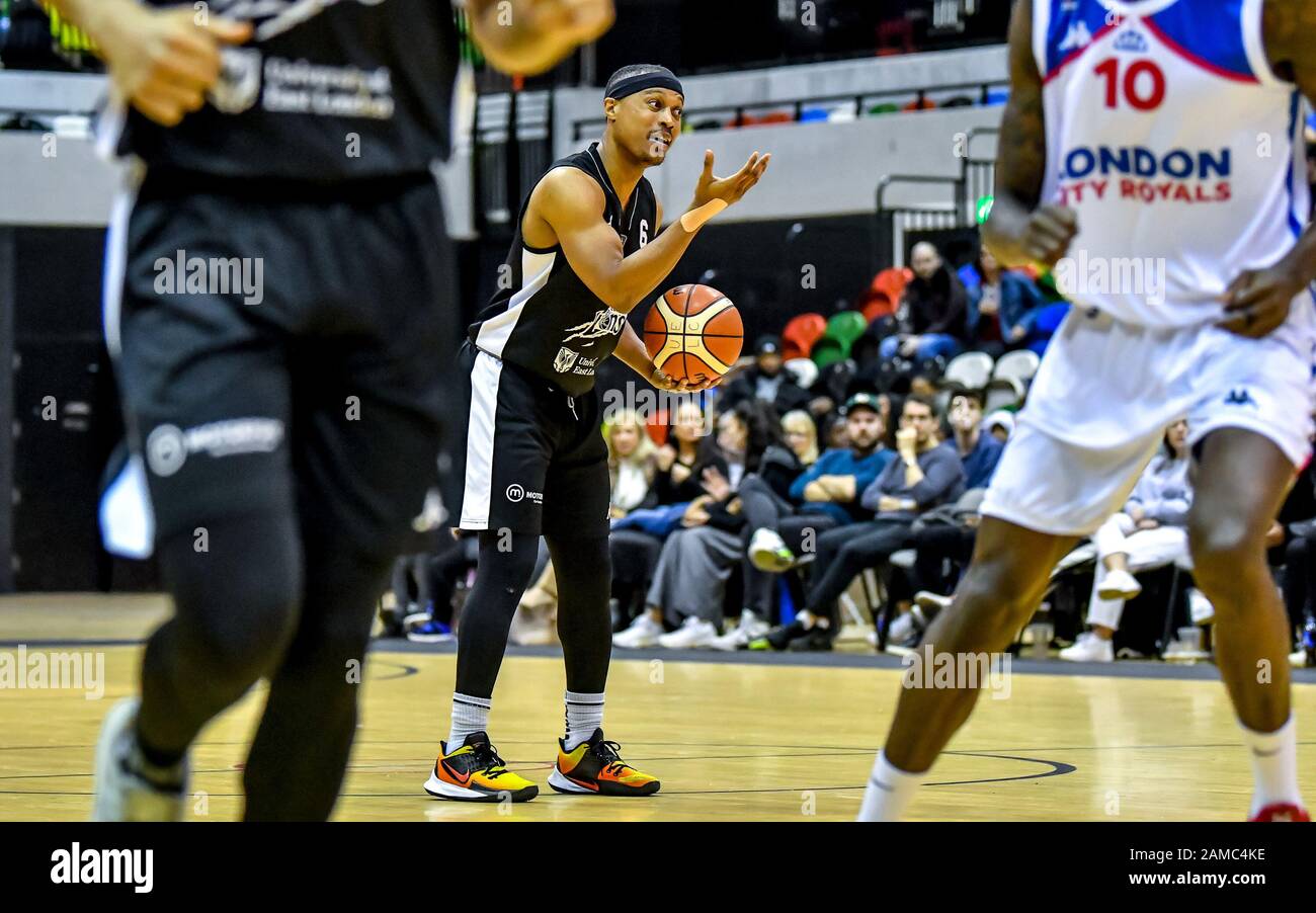 Londra, Regno Unito. 12th Gen 2020. Andre Lockhart dei London Lions con la palla durante la partita del BBL Championship tra i London Lions e i London City Royals presso la Copper Box Arena, Londra, Regno Unito, il 12 gennaio 2020. Foto Di Phil Hutchinson. Solo uso editoriale, licenza richiesta per uso commerciale. Nessun utilizzo nelle scommesse, nei giochi o nelle singole pubblicazioni di club/campionato/giocatore. Credit: Uk Sports Pics Ltd/Alamy Live News Foto Stock