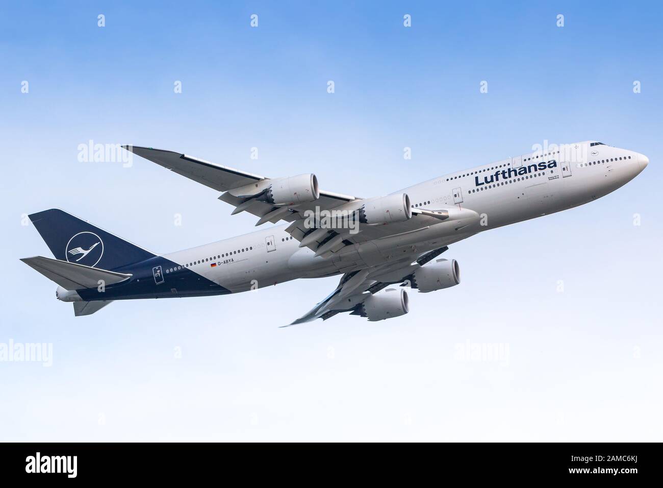 Francoforte, Germania - 22 aprile 2018: Aereo Lufthansa Boeing 747 all'aeroporto di Francoforte (fra) in Germania. Boeing è un produttore di aeromobili Foto Stock