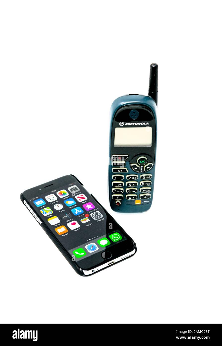 Telefono cellulare Motorola M3788e con smartphone Apple iphone 6. Foto Stock