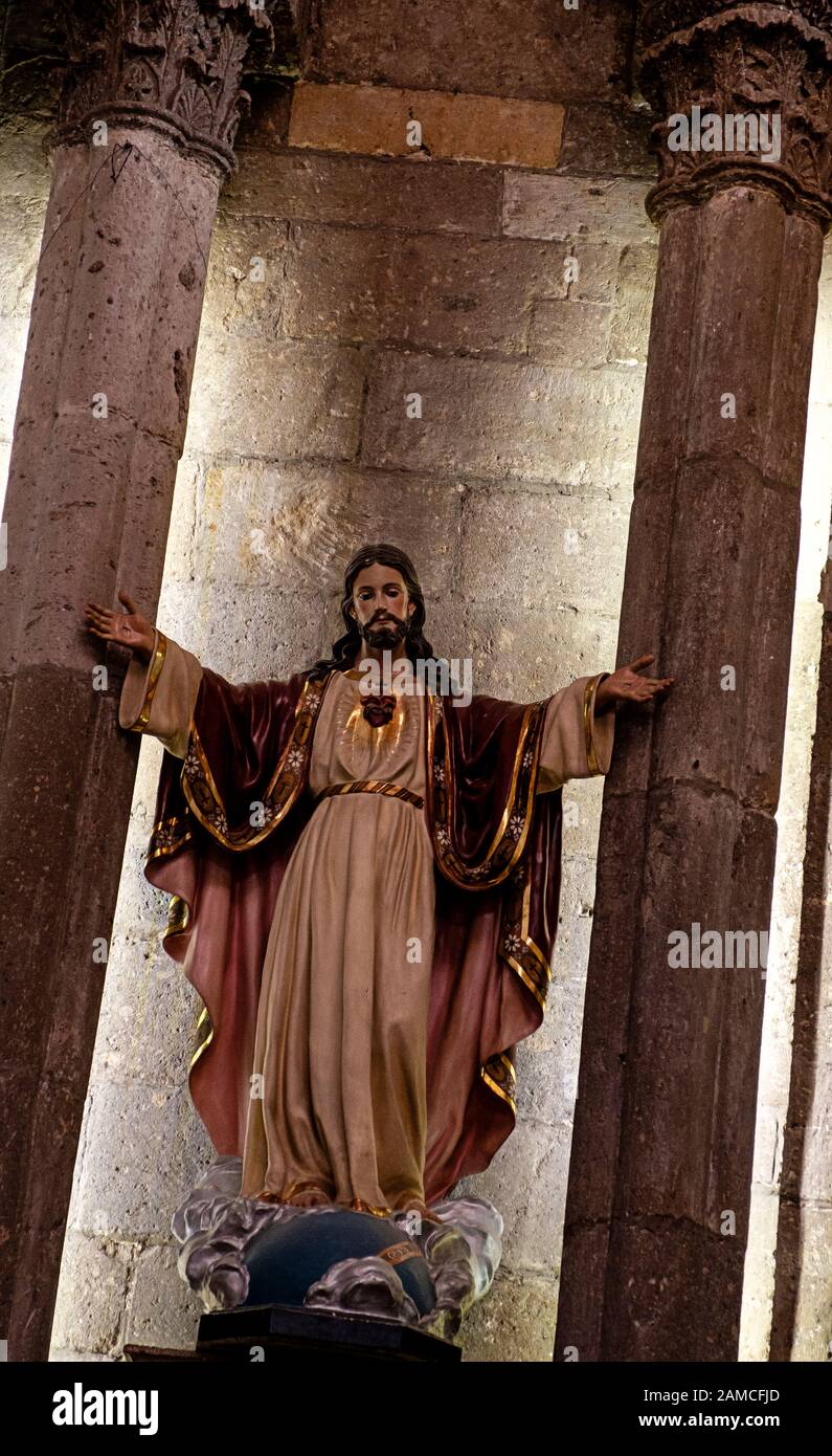 Statua Del Sacro Cuore di Gesù nella Basilica Di Nostra Signora di Zapopan Foto Stock