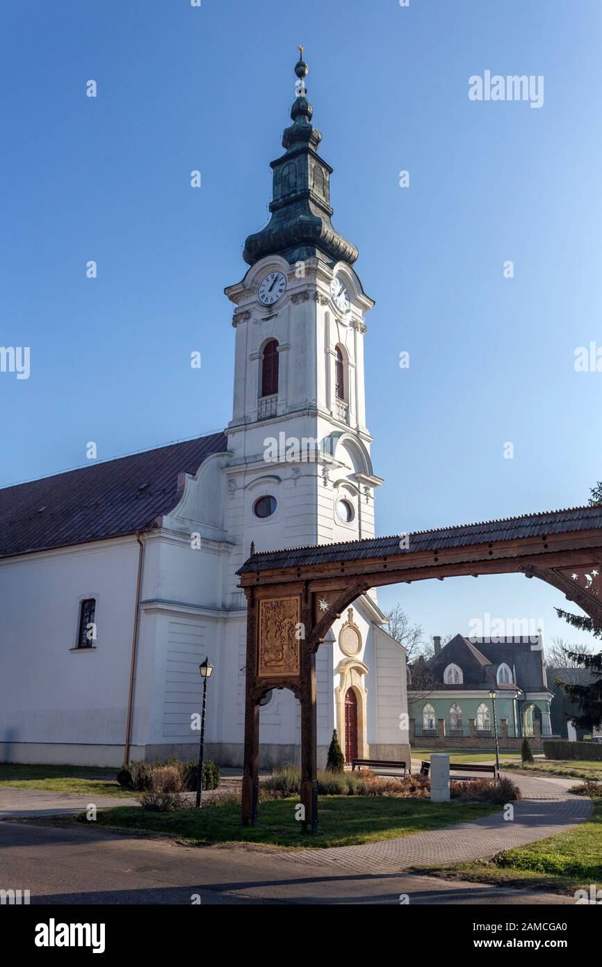 Szabadszallas, Ungheria - 01 12 2020: Chiesa calvinista in stile barocco a Szabadszallas, Ungheria. Foto Stock