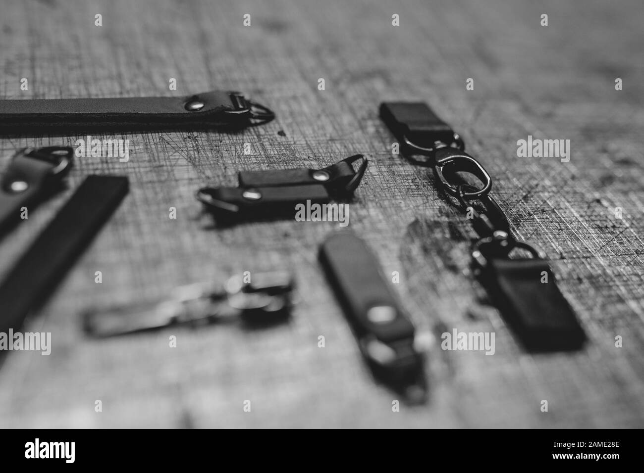 Fatte a mano in pelle e accessori in feltro esposti nel negozio Foto Stock