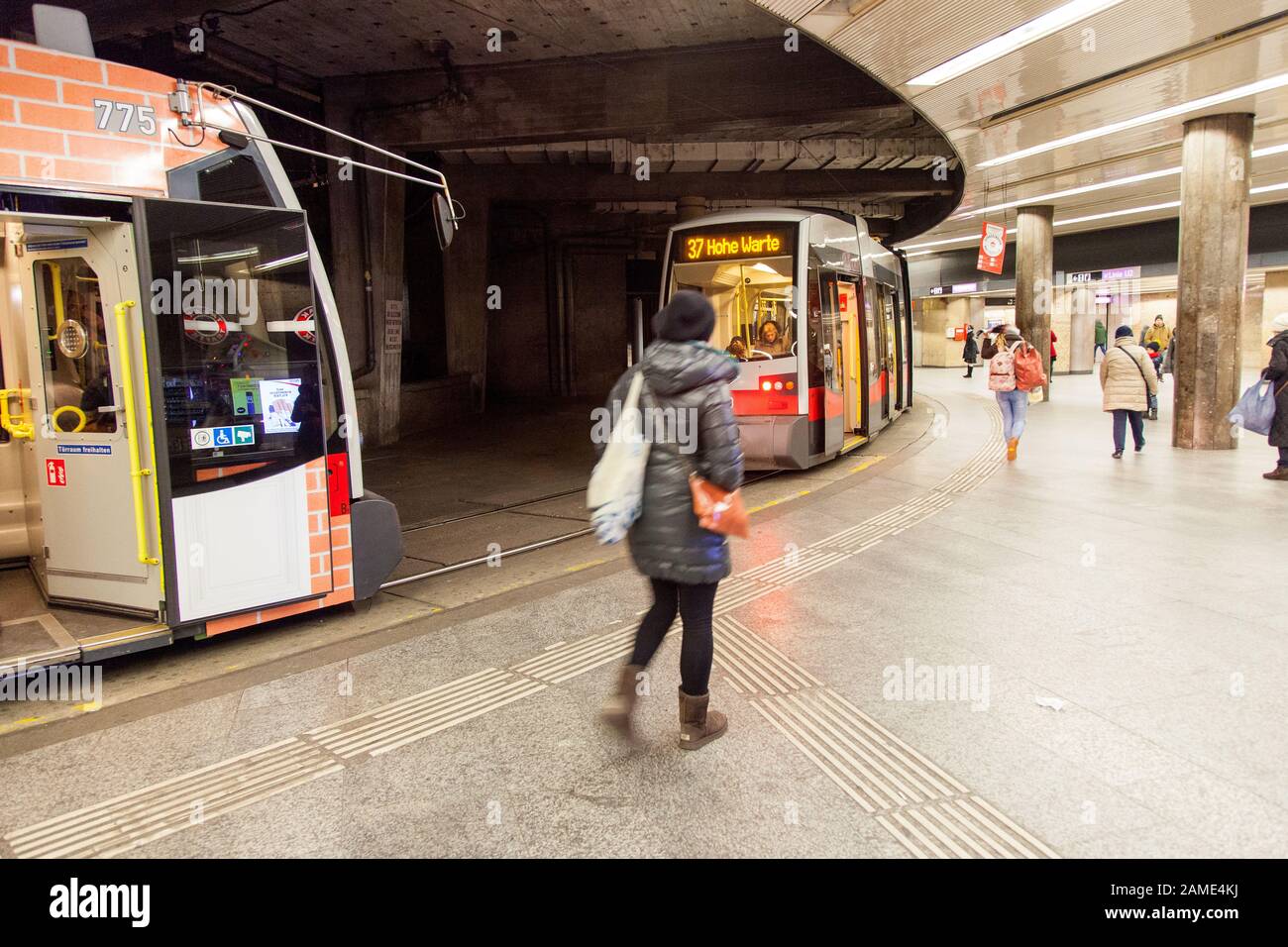 Stazione Di Schottentor, Stazione Universitaria, Vienna, Austria. Foto Stock