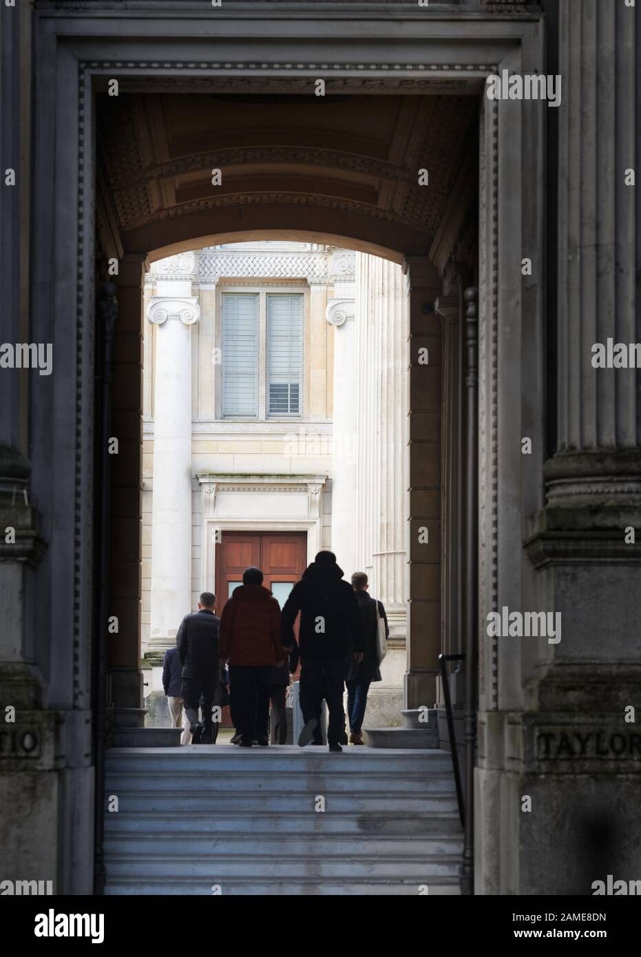 Institutio Tayloriana ingresso laterale e facciata esterna del museo Ashmolean presso l'università di Oxford, Inghilterra. Foto Stock
