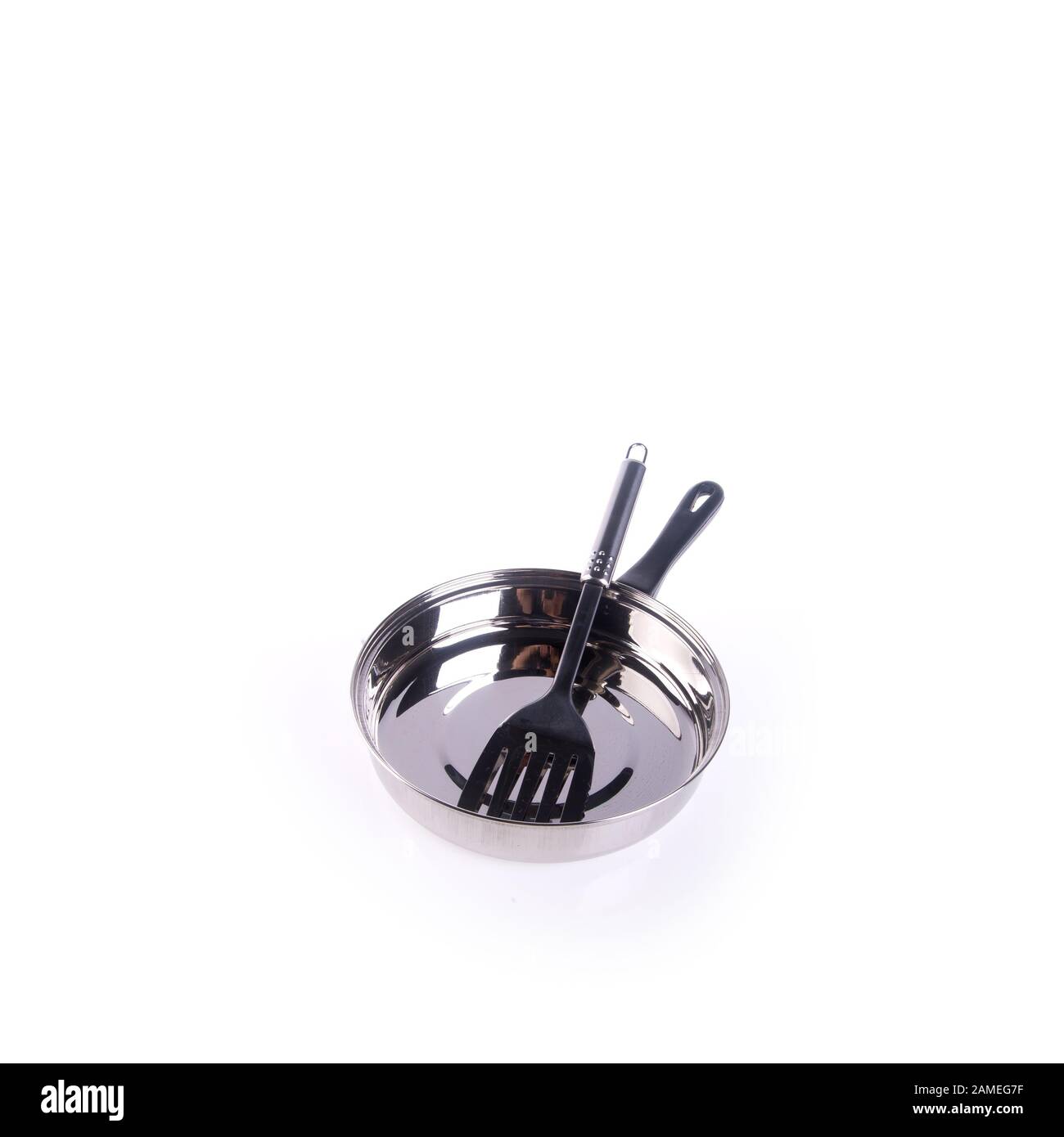 padella o padella in metallo su uno sfondo nuovo Foto Stock
