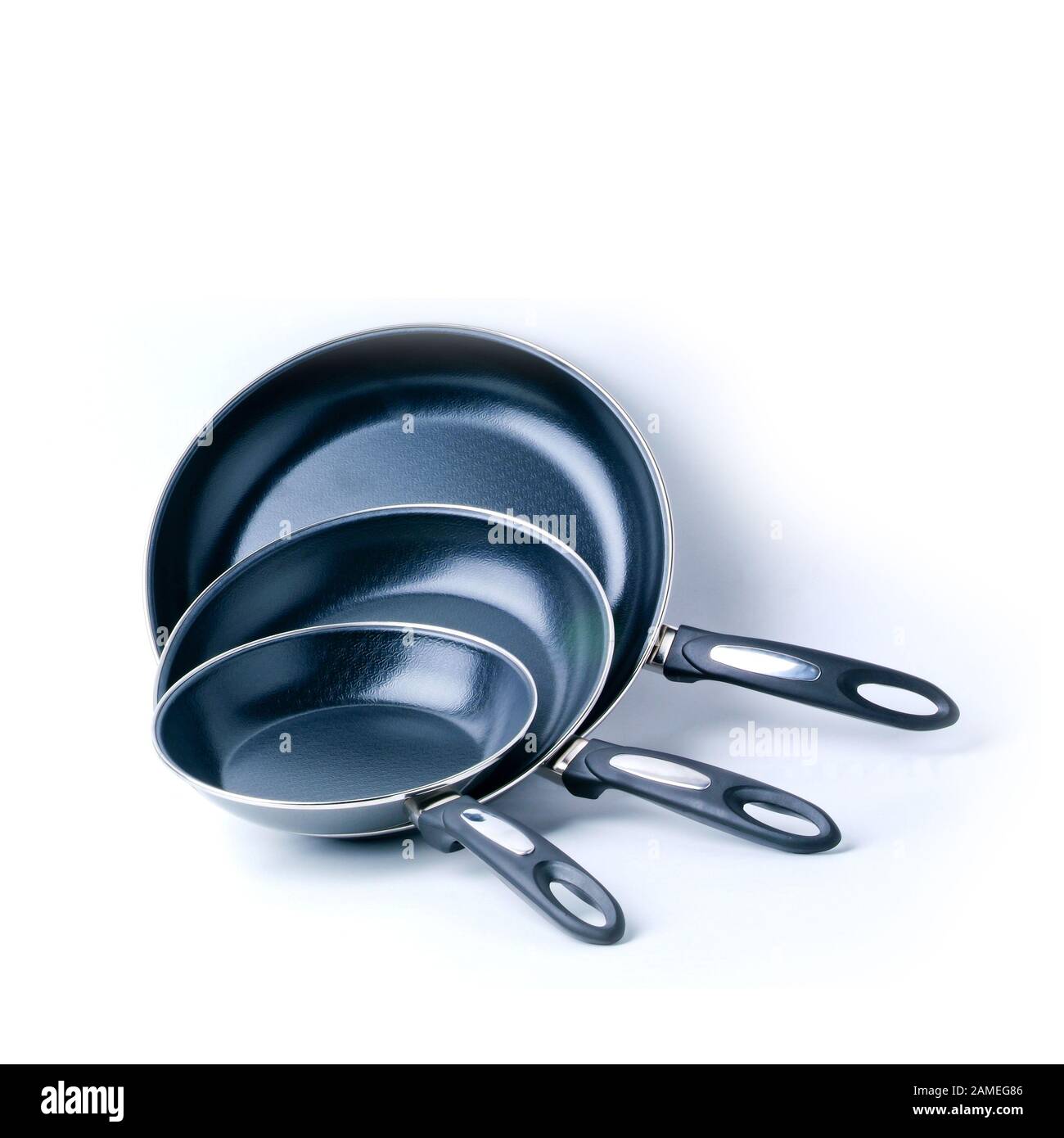 padella o padella in metallo su uno sfondo nuovo Foto Stock