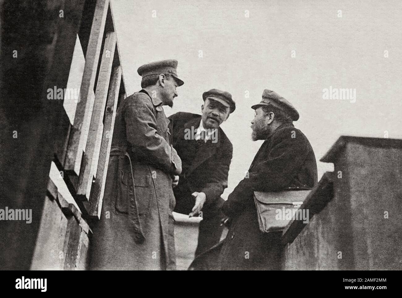 Lenin, Trotsky e Kamenev dopo i loro discorsi di fronte all'Armata Rossa, viaggiando verso il fronte polacco, 5th maggio 1920. Foto Stock