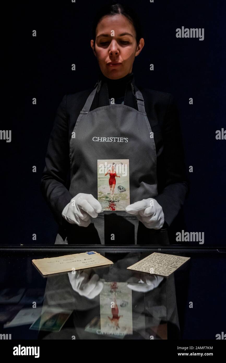 Londra, Regno Unito. 13th gennaio 2020. LUCIAN FREUD, O.M., C.H. (1922-2011) cache di sette cartoline scritte a Felicity Hellaby, una con illustrazioni disegnate a mano Stima 4.000 GBP - 6.000 GBP (5.260 USD - 7.890 USD) Ogni cartolina firmata ink - Christies prevede la vendita Del giorno d'arte britannico Moderno il 22 gennaio 2020 che lancia la serie d'asta del 20th Secolo a Londra e sarà seguita dalla vendita Del giorno d'arte inglese Moderno e Dal occhio Felice: Opere della Collezione di Allen e Beryl Freer rispettivamente il 22 e 23 gennaio. Credito: Guy Bell/Alamy Live News Foto Stock