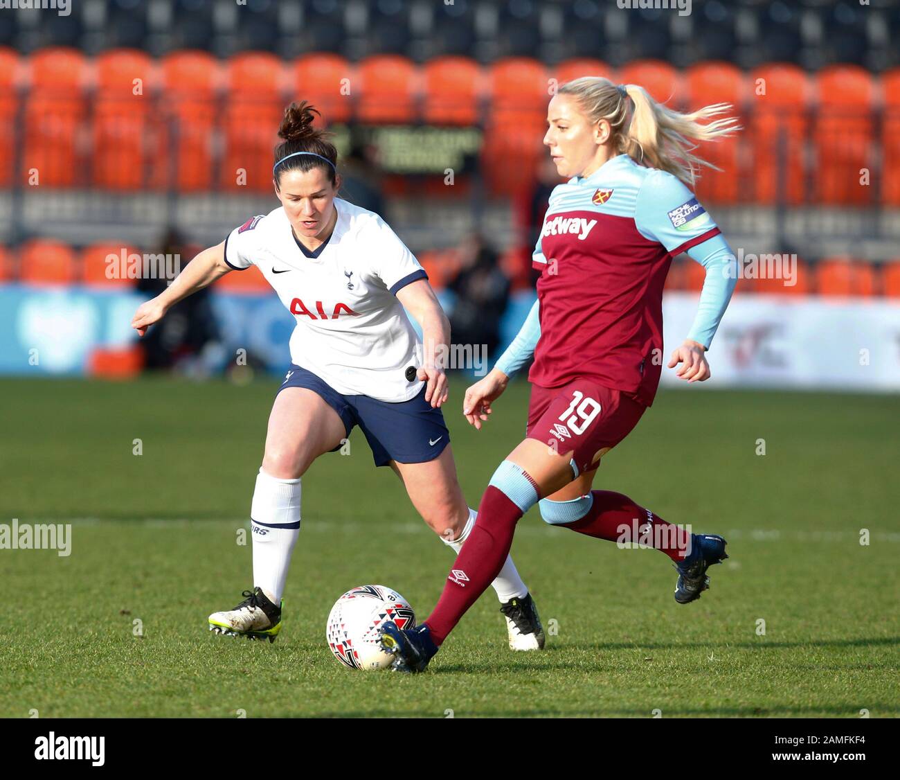 Londra, INGHILTERRA - 12 gennaio: Adriana Leon di West Ham United WFC in azione durante Barclays fa Women's Super League tra Tottenham Hotspur e West Foto Stock