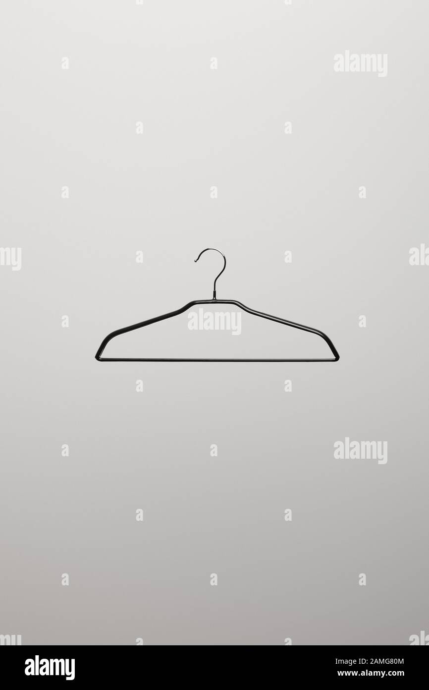 vista dall'alto del gancio vuoto su sfondo grigio Foto Stock