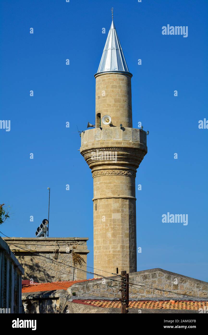 Cipro, Aga Cafer Pasha moschea a Kyrenia aka Girne Foto Stock