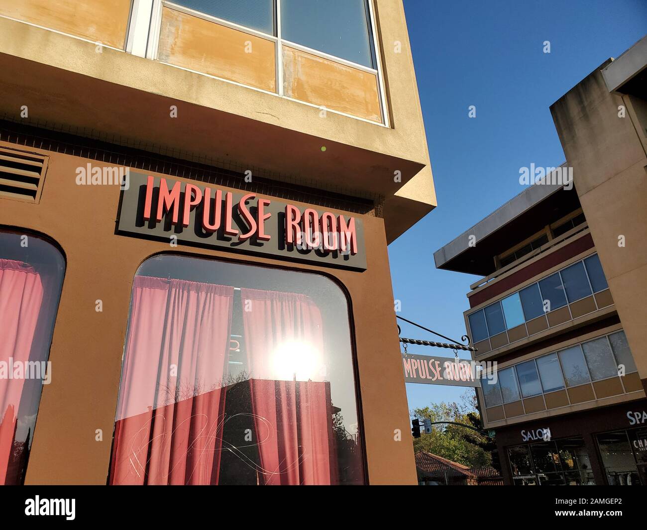 Facade of Impulse Room, un jazz music club nel centro di Walnut Creek, California, 22 novembre 2019. () Foto Stock
