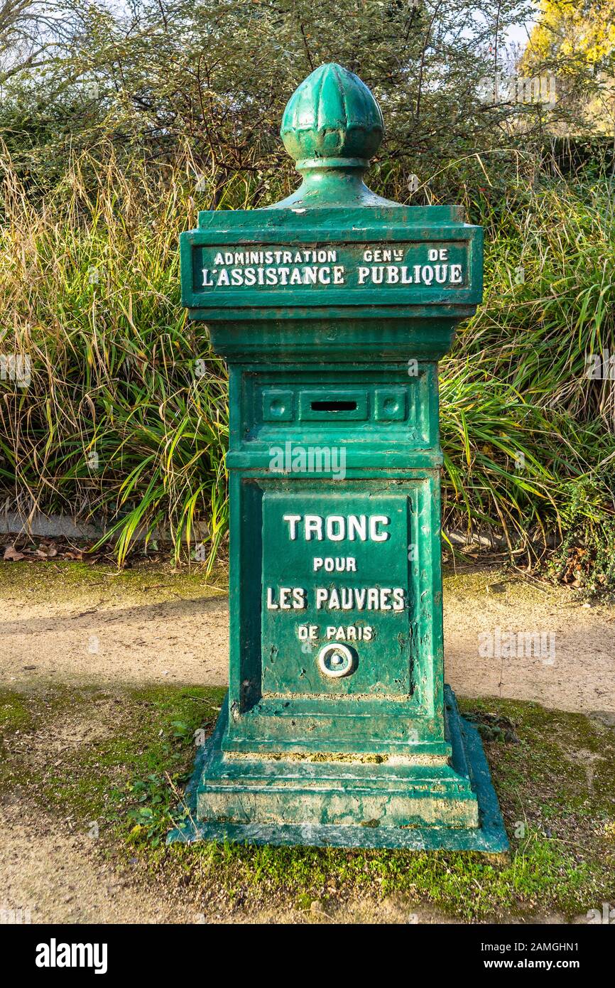 Collezione pubblica per i poveri di Parigi nel cimitero di Père Lachaise, Parigi 75020, Francia. Foto Stock