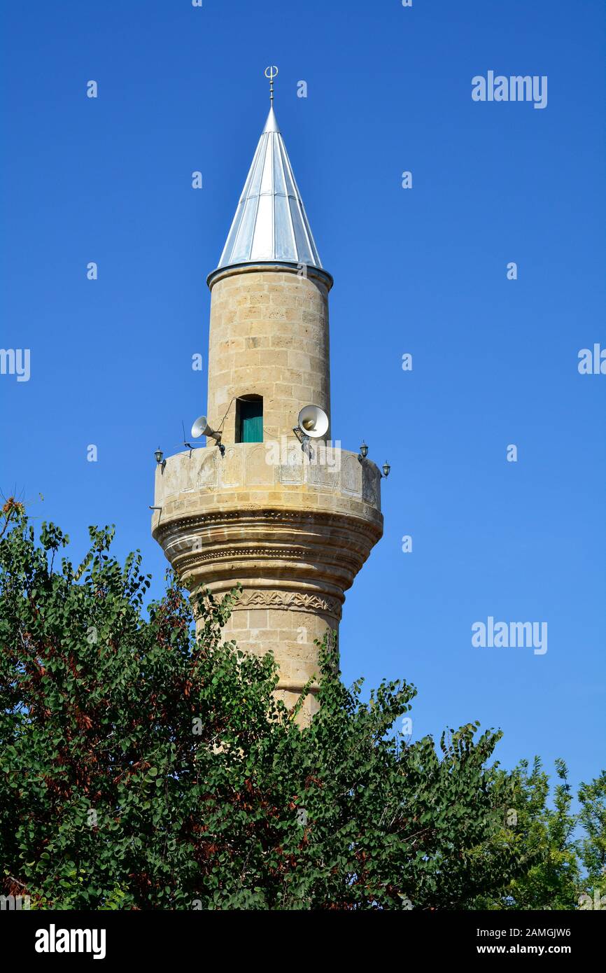 Cipro, minareto di Ager Cafer Pasha moschea a Kyrenia aka Girne Foto Stock