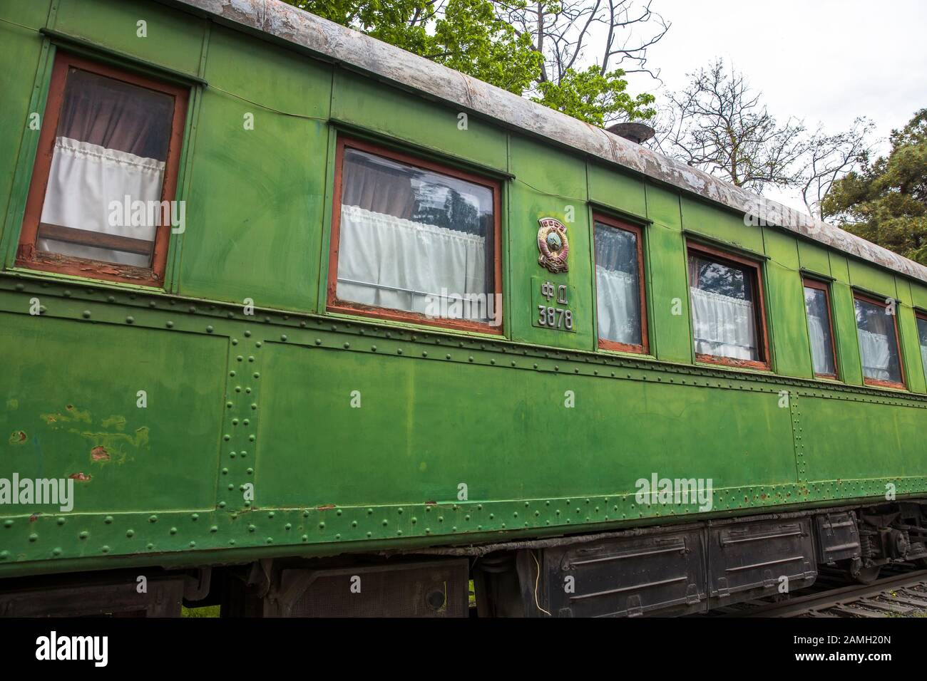 Gori, GEORGIA - 2 MAGGIO 2019: Dettaglio della carrozza ferroviaria personale di Stalin di fronte al Museo di Stalin a Gori, Georgia. Il museo è dedicato a Foto Stock