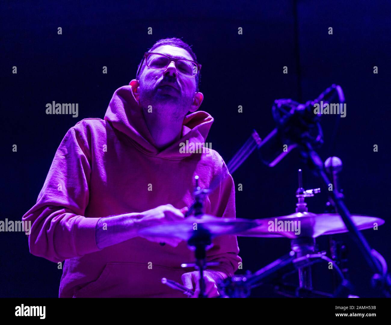 New York, NY - 9 gennaio 2020: Mark Guiliana si esibisce con la sua band Beat Music nell'ambito del Winter Jazz Festival presso la Bowery Ballroom Foto Stock