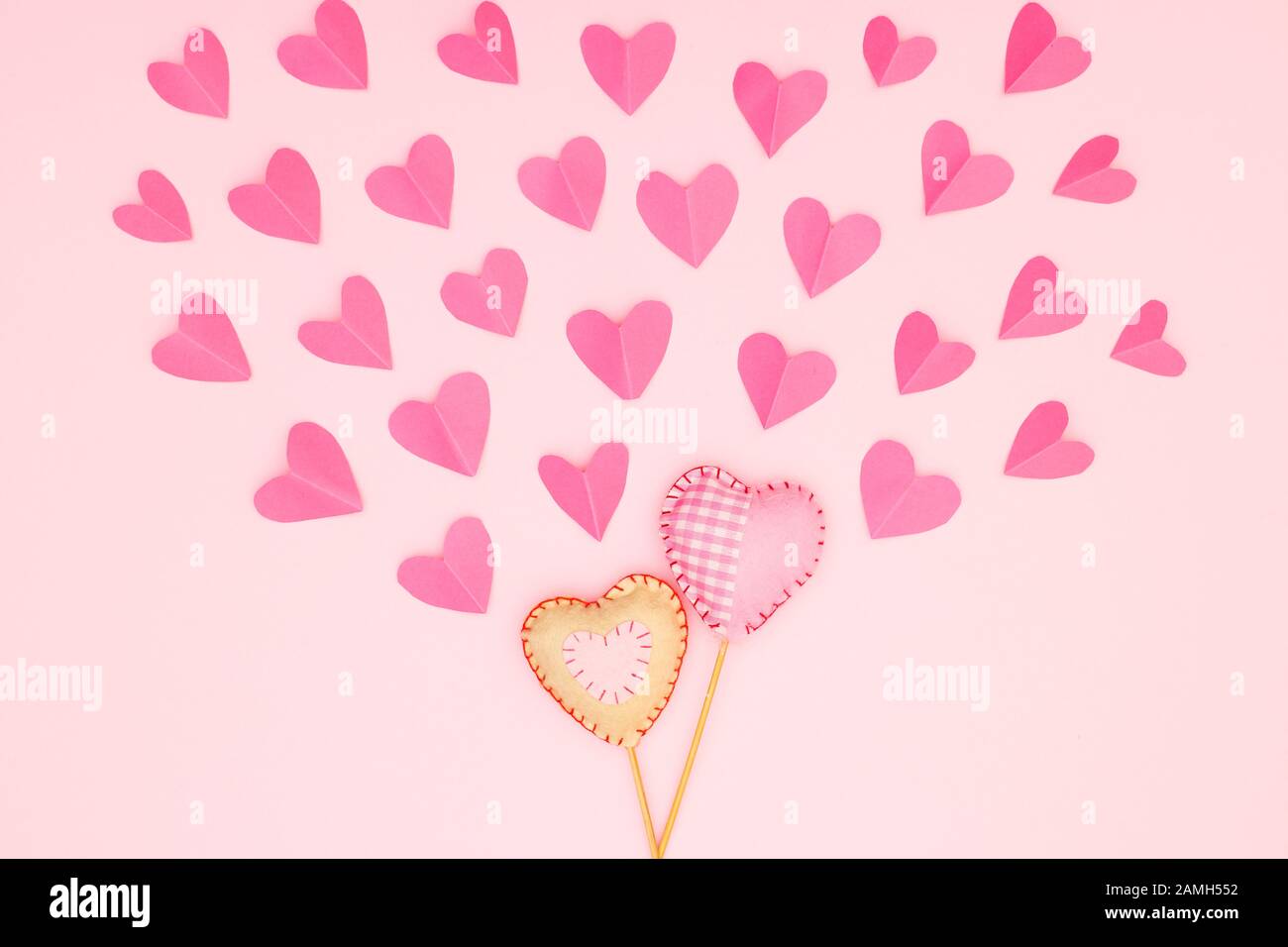 San Valentino romantico cuori su sfondo rosa Foto Stock