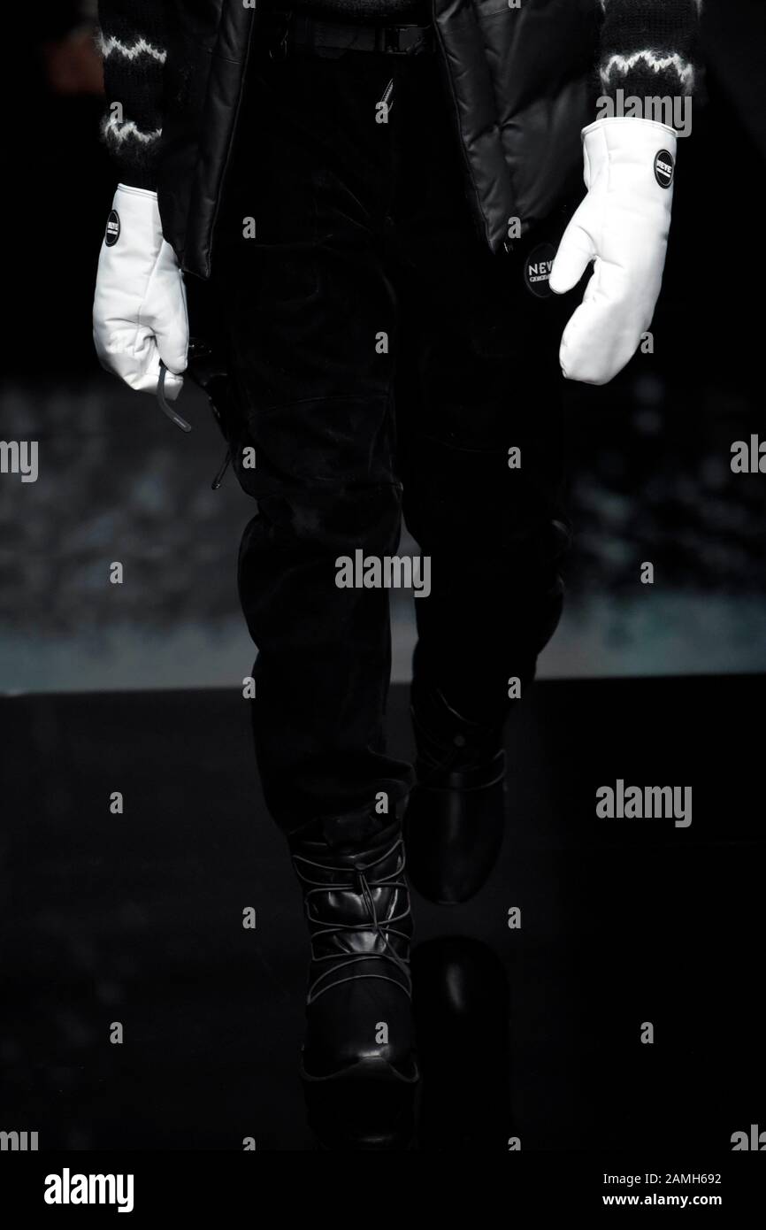 Milano, Italia. 13th Gen 2020. Milano, Italia. 13th Gen 2020. Milano, Milano Fashion Week, Man Fall Winter 2020/2021. Milano Moda Uomo Autunno Inverno 2020/21. Credit: Independent Photo Agency Srl/Alamy Live News Credit: Independent Photo Agency Srl/Alamy Live News Foto Stock