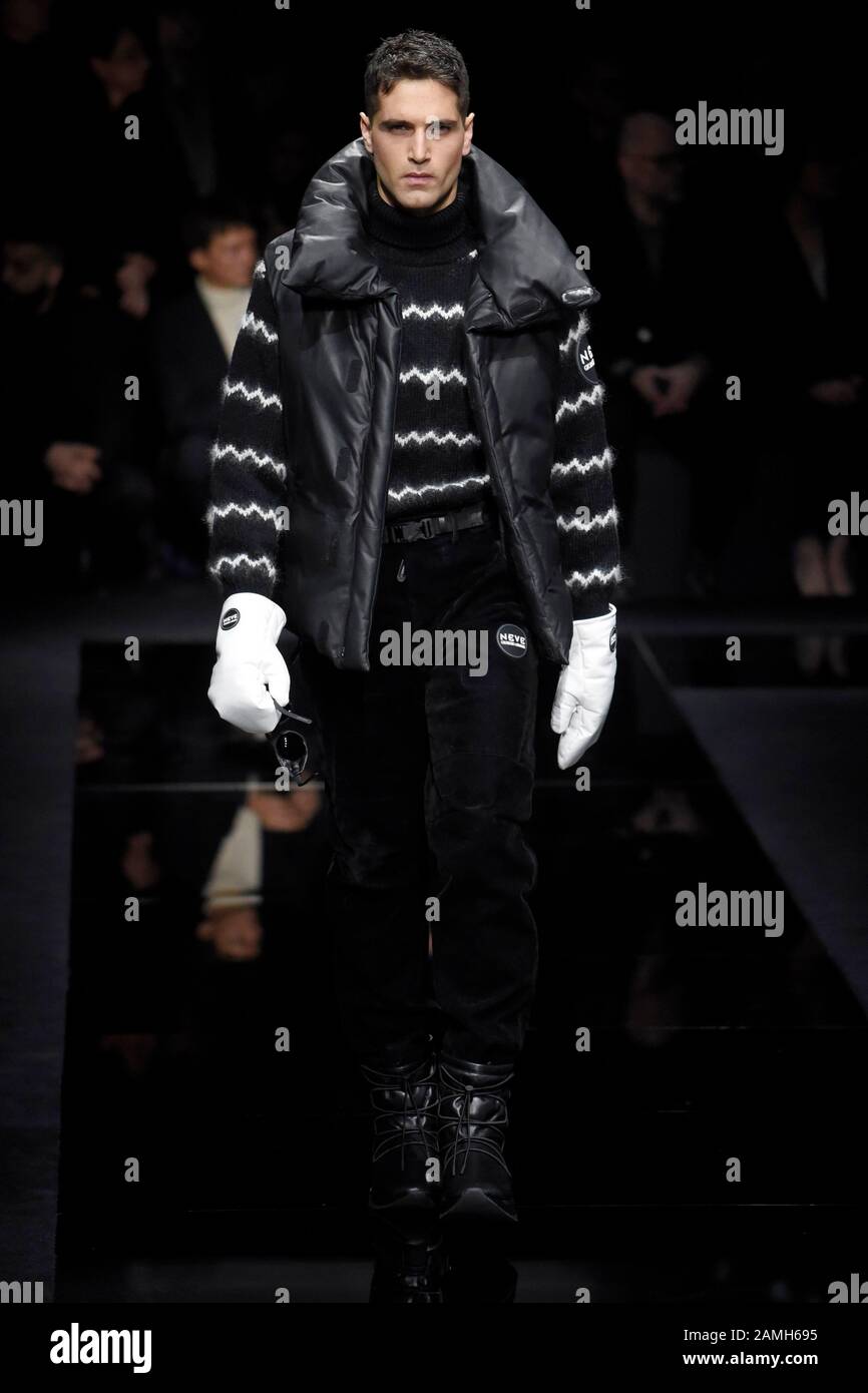 Milano, Italia. 13th Gen 2020. Milano, Italia. 13th Gen 2020. Milano, Milano Fashion Week, Man Fall Winter 2020/2021. Milano Moda Uomo Autunno Inverno 2020/21. Credit: Independent Photo Agency Srl/Alamy Live News Credit: Independent Photo Agency Srl/Alamy Live News Foto Stock
