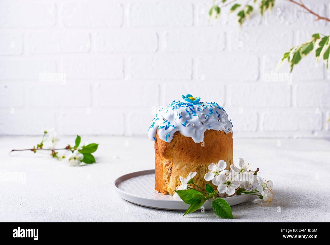 Tradizionale torta di Pasqua con topping Foto Stock