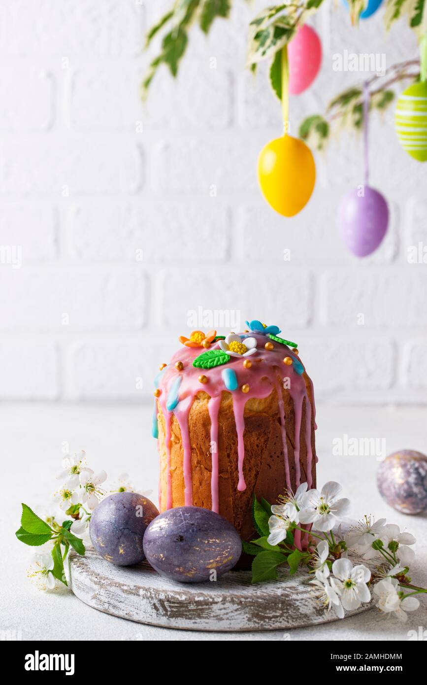 Tradizionale torta di Pasqua con topping Foto Stock