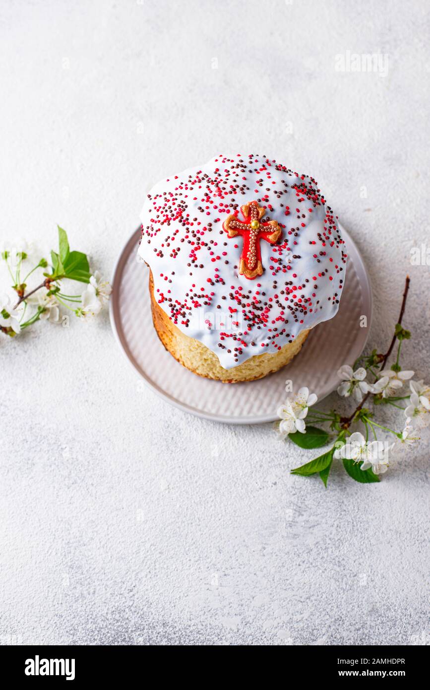 Tradizionale torta di Pasqua con topping Foto Stock