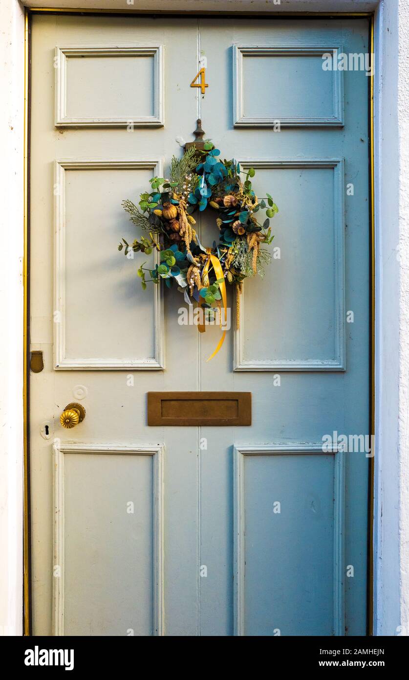 Corona di Natale sulla porta scozzese Foto Stock