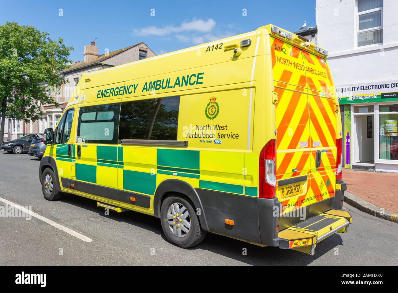 North West Ambulance Service Emergency Ambulance on Call, Fleetwood, Lancashire, Inghilterra, Regno Unito Foto Stock