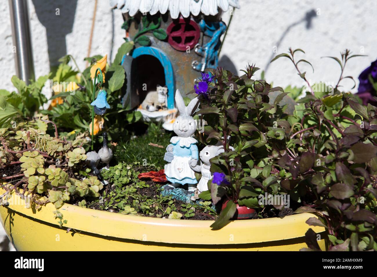 Piantatrice in miniatura da giardino fiabesco Foto Stock