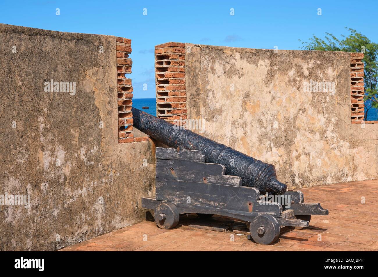 Cannone 16th centiry in mostra a Fort San Felipe a Puerto Plata Diminican Republic. Foto Stock